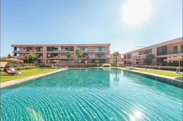 Appartement Luxe – Vue Piscine & Jardin à Noria