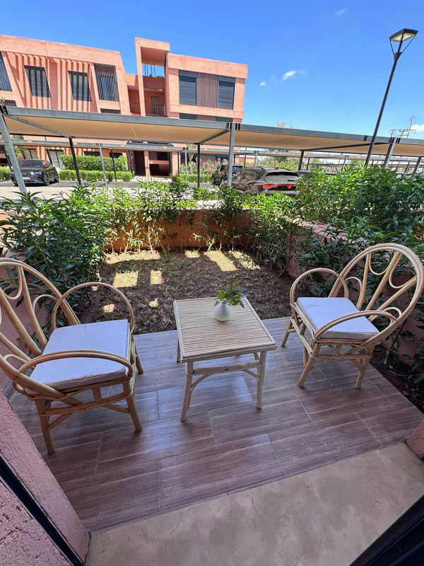 Appartement Luxe – Vue Piscine & Jardin à Noria 4